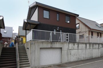 自然派リノベ住宅販売！【自然素材のリノベーション住宅に南面広い庭のある住まい】札幌市手稲区金山２条３丁目【￥2,790万円(税込み・手数料なし）販売中！】